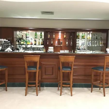 酒店 米纳瓦度假酒店 4*
