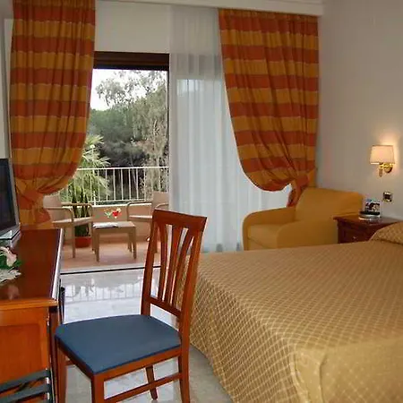 Ξενοδοχείο Minerva 4*