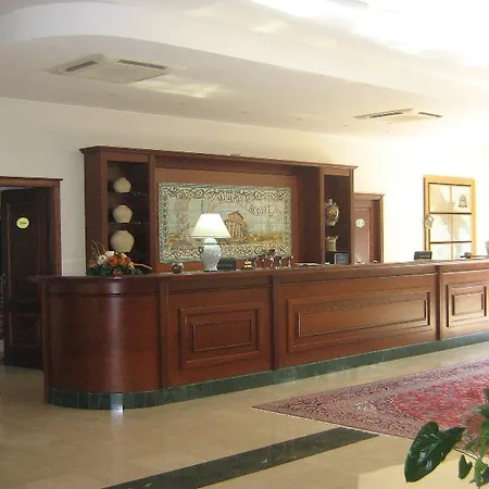 Minerva Hotel 4*