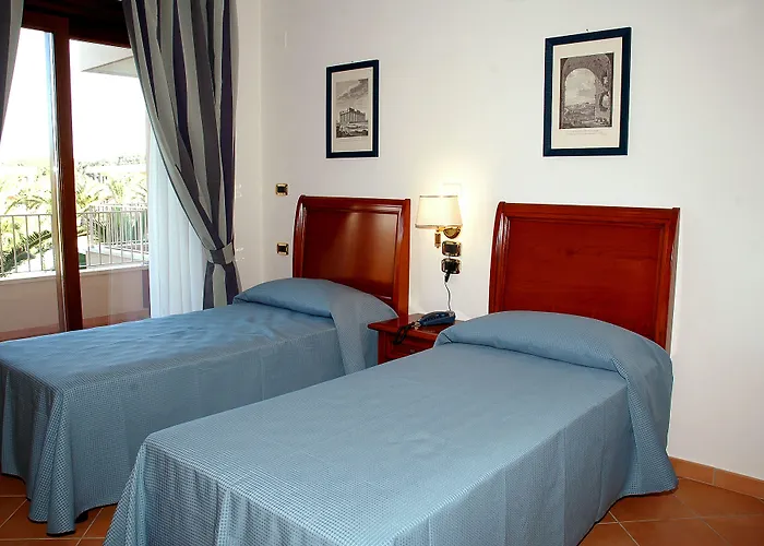 米纳瓦度假酒店 4*