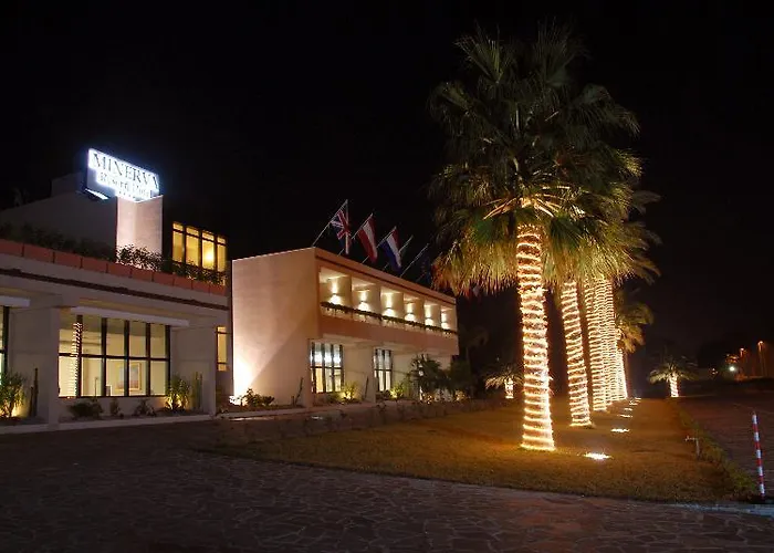 米纳瓦度假酒店 4* 帕埃斯图姆