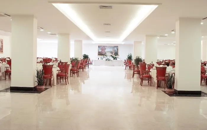 米纳瓦度假酒店 4*