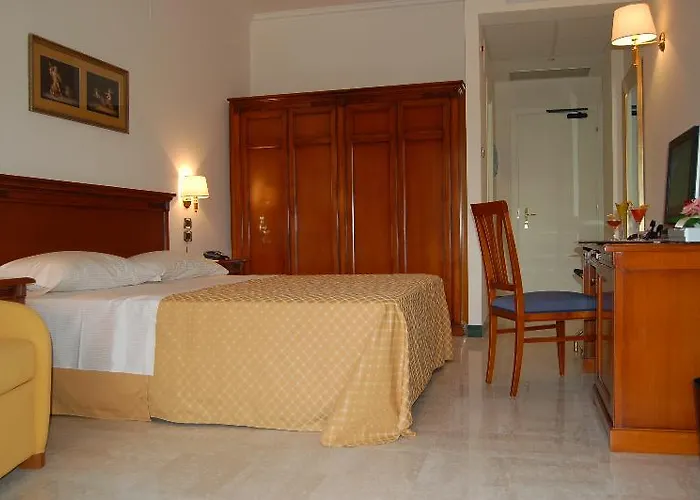 米纳瓦度假酒店 酒店 帕埃斯图姆