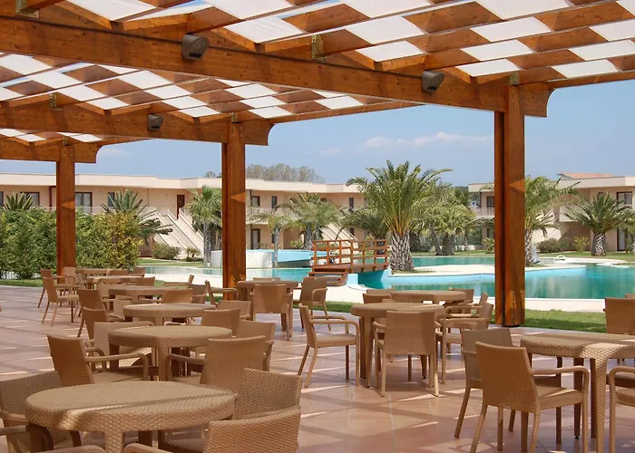 米纳瓦度假酒店 4* 帕埃斯图姆