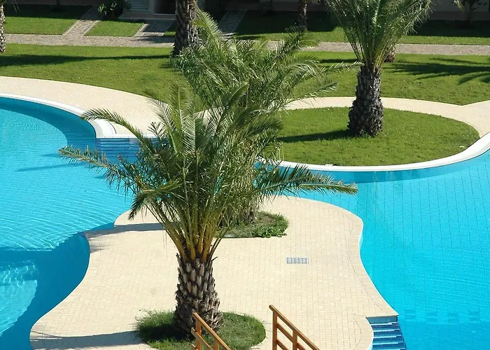 米纳瓦度假酒店 4*