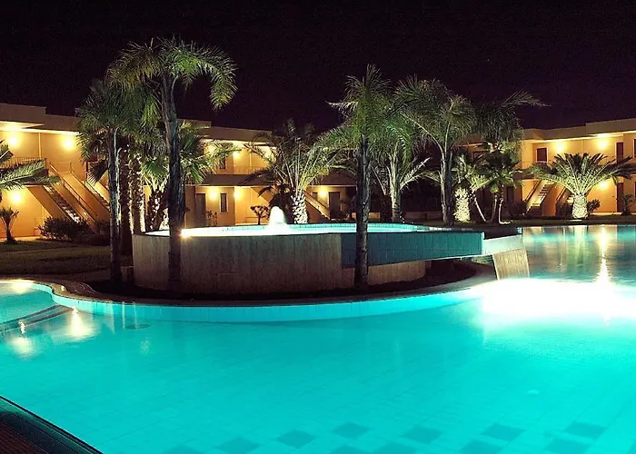 米纳瓦度假酒店 4* 帕埃斯图姆